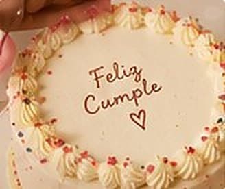 Torta con la frase Feliz cumple